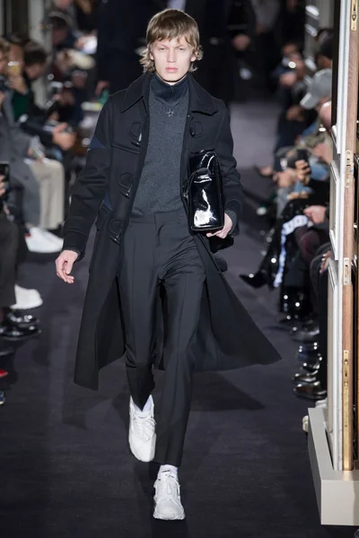Look 9